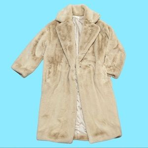 Beautiful One Size Oversized Faux Fur Tan Coat
